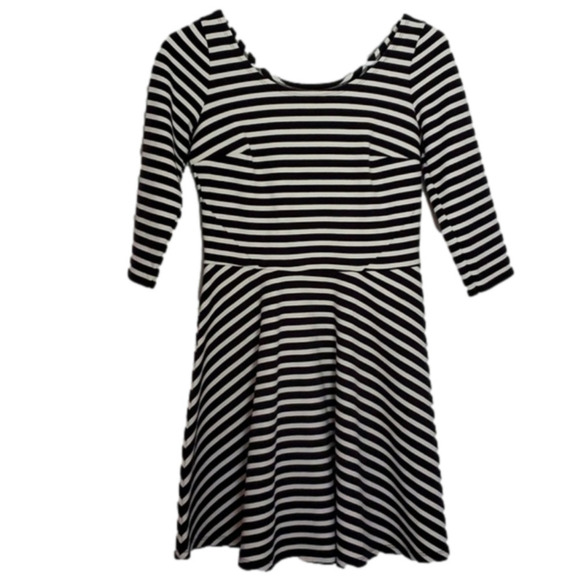 Hollister Black & White Striped Fit & Flare Boatneck 3/4 Sleeve Dress Size Small - Picture 2 of 9